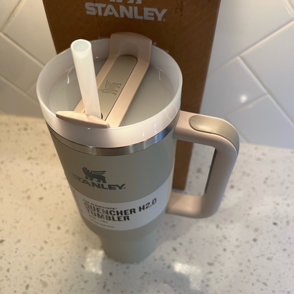 Stanley 40oz Dune Soft Matte